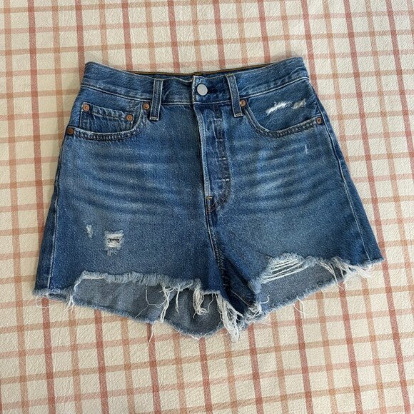 Levi’s Premium Distressed Ribcage Shorts Women’s Size 28 - Picture 1 of 10